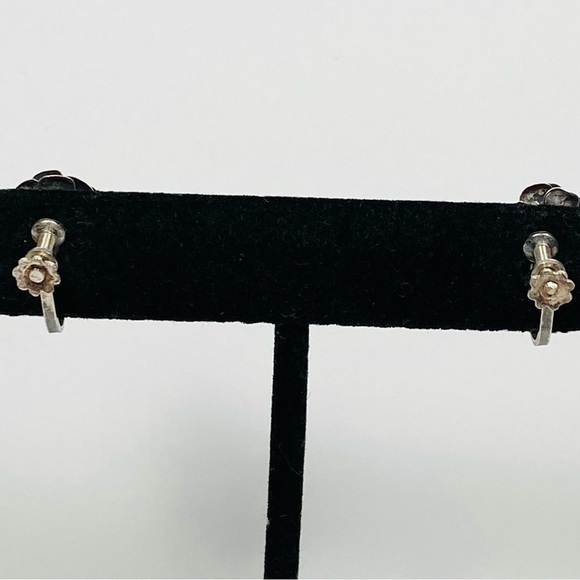 Sterling Silver Earrings Screw Backs Flowers Huggies Blue Insert 3.04g Vintage - Picture 14 of 14